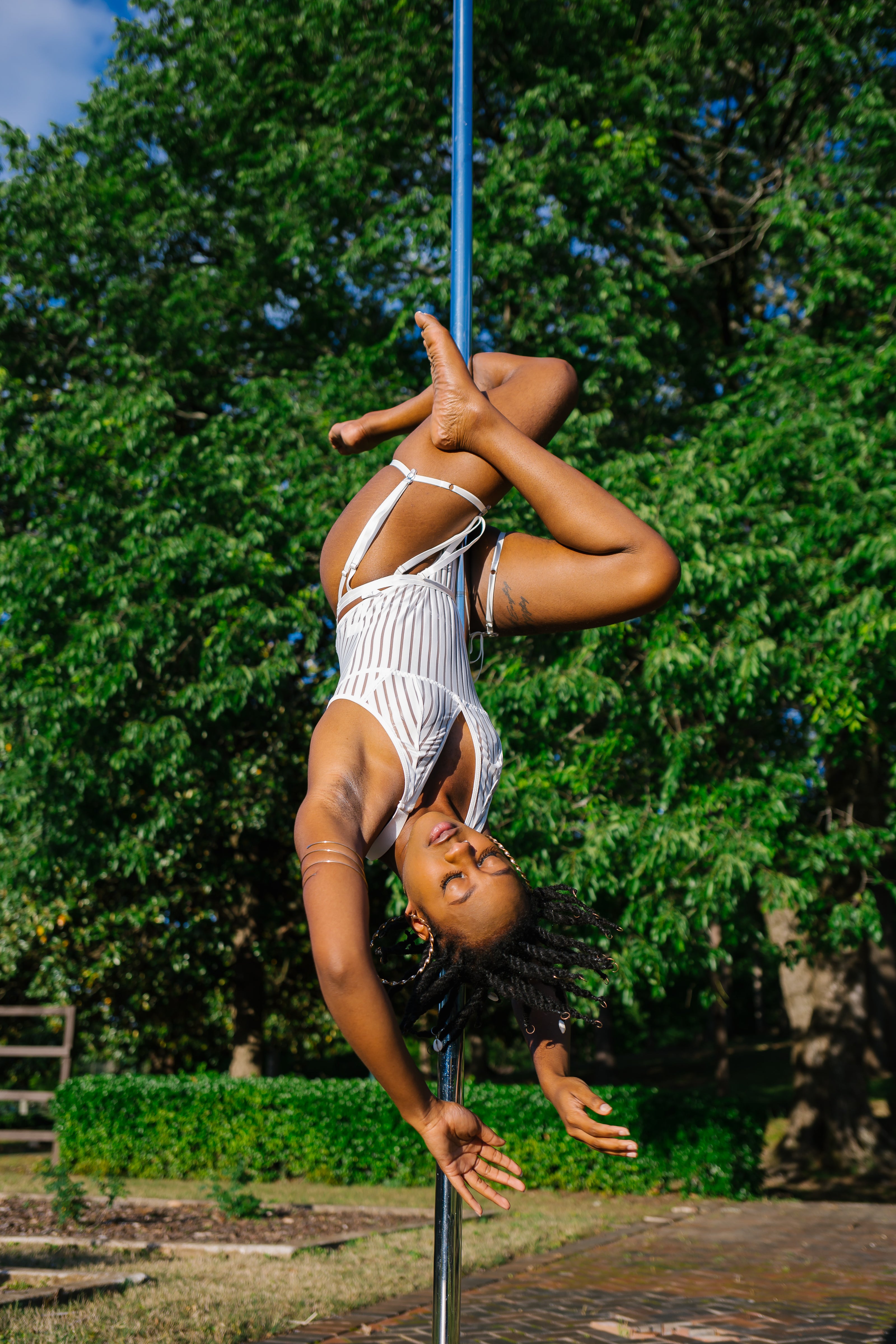 SACRED SOLOS — PRIVATE POLE & EMBODIMENT SESSIONS